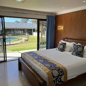 Motel Oxley Motor